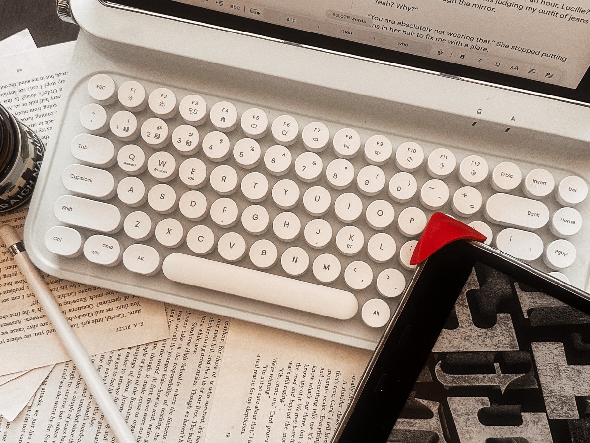 Crafting Engaging Dialogue: Breathing Life Into Your Characters’ Conversations